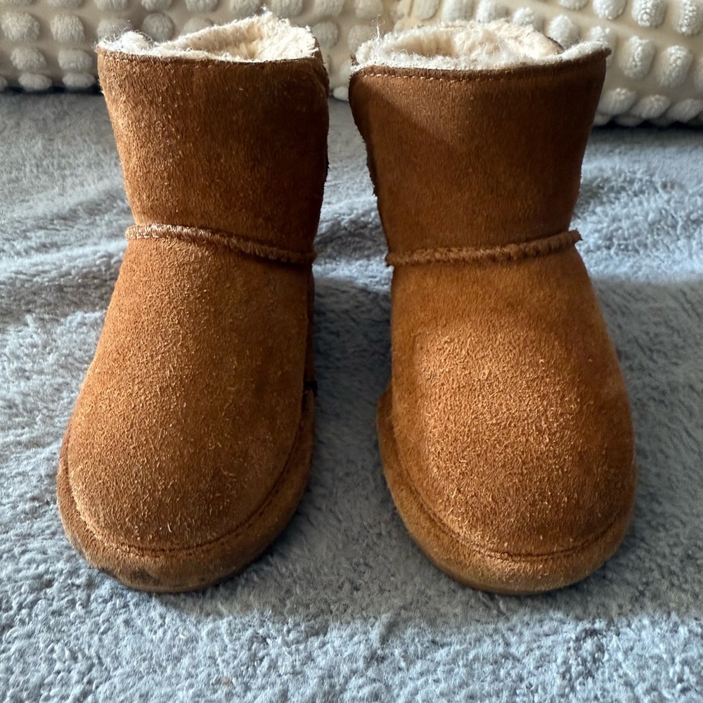 Preloved BearPaw Toddler winter boots